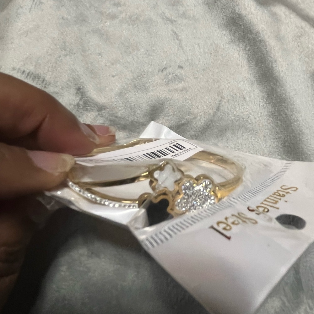 Fashionable jewelry